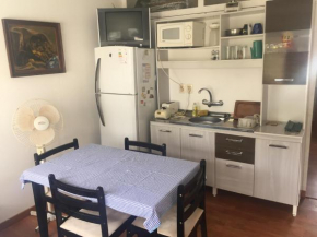 Apartamento aire acondicionado, wifi, Netflix,cerca de la Playa Mansa y Centro Maldonado